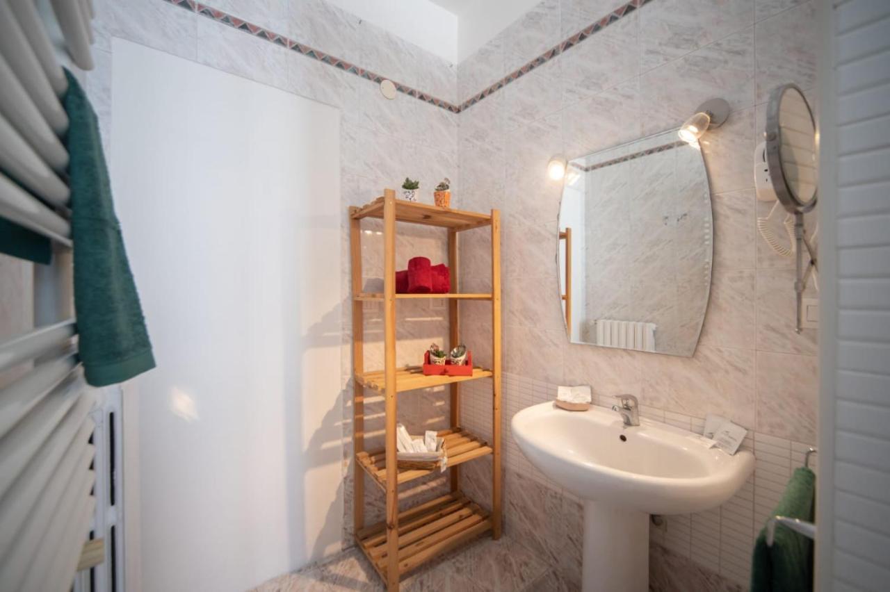 Aj Suite And Breakfast Pompei Bagian luar foto