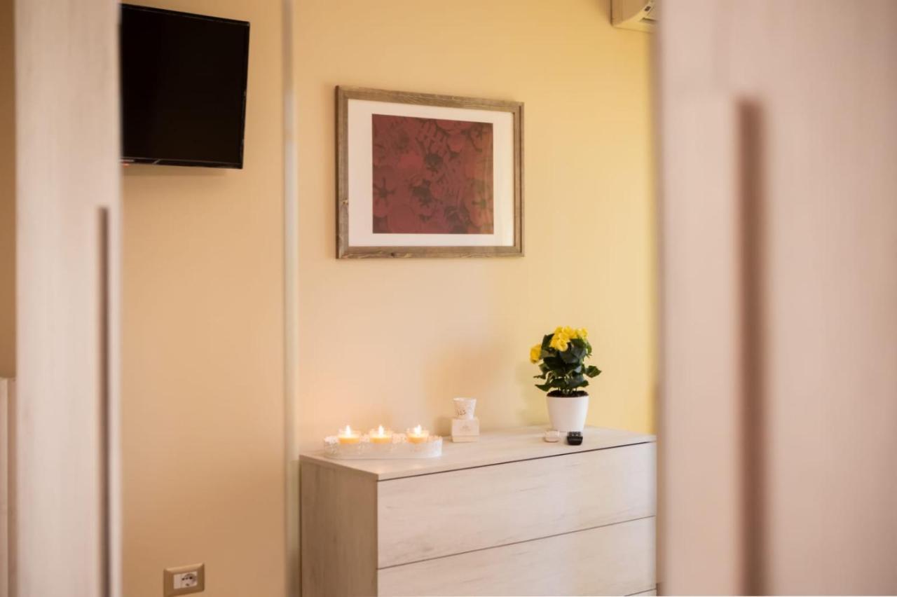 Aj Suite And Breakfast Pompei Bagian luar foto