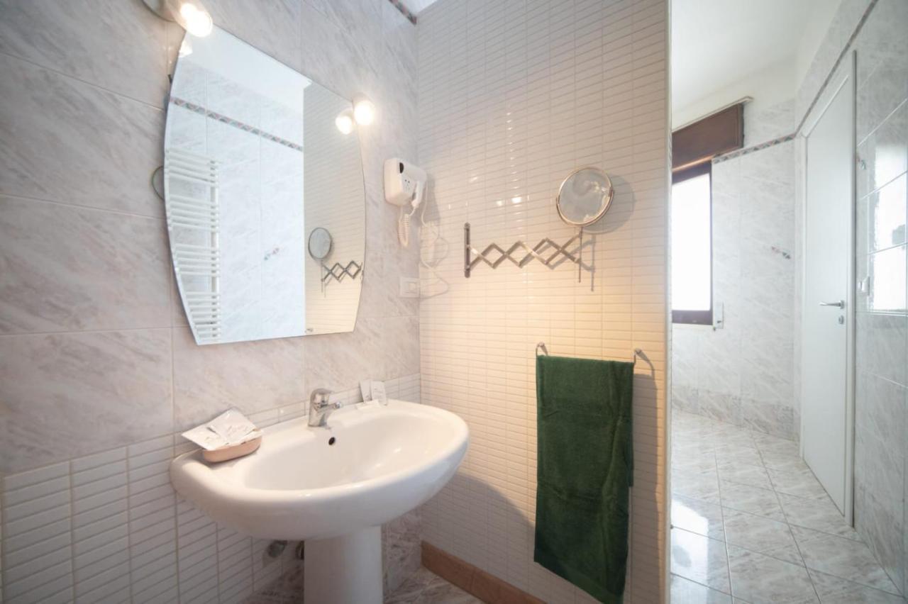 Aj Suite And Breakfast Pompei Bagian luar foto