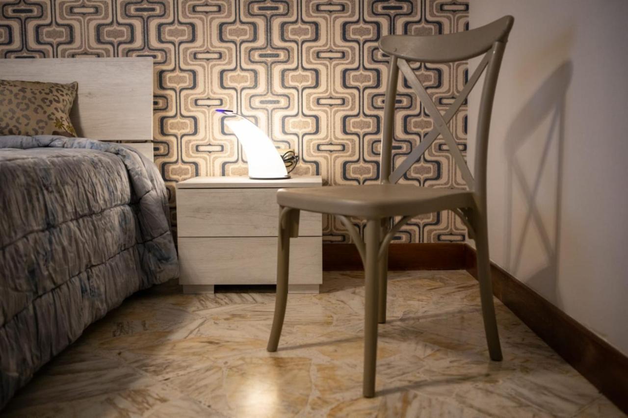 Aj Suite And Breakfast Pompei Bagian luar foto
