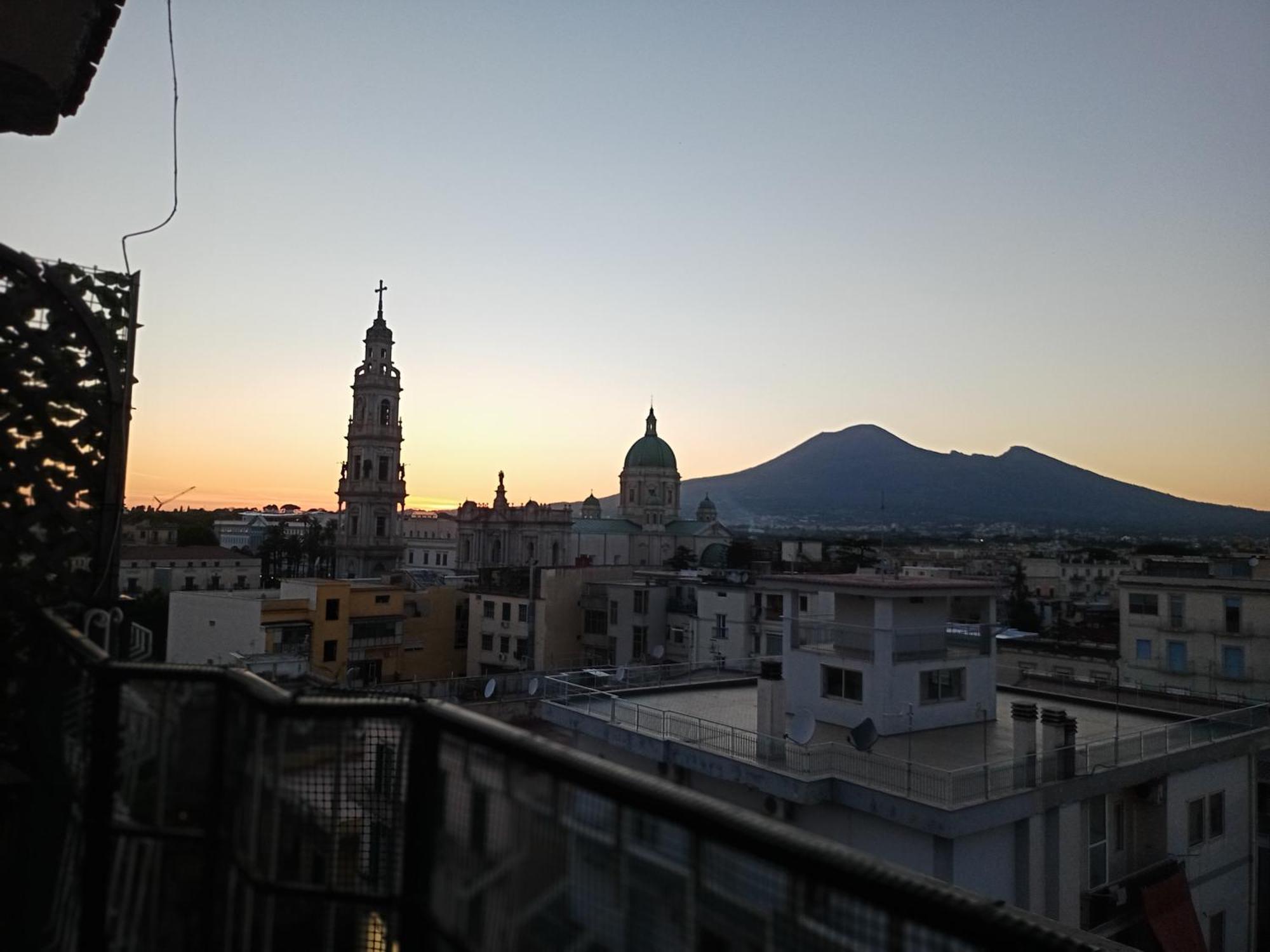 Aj Suite And Breakfast Pompei Bagian luar foto